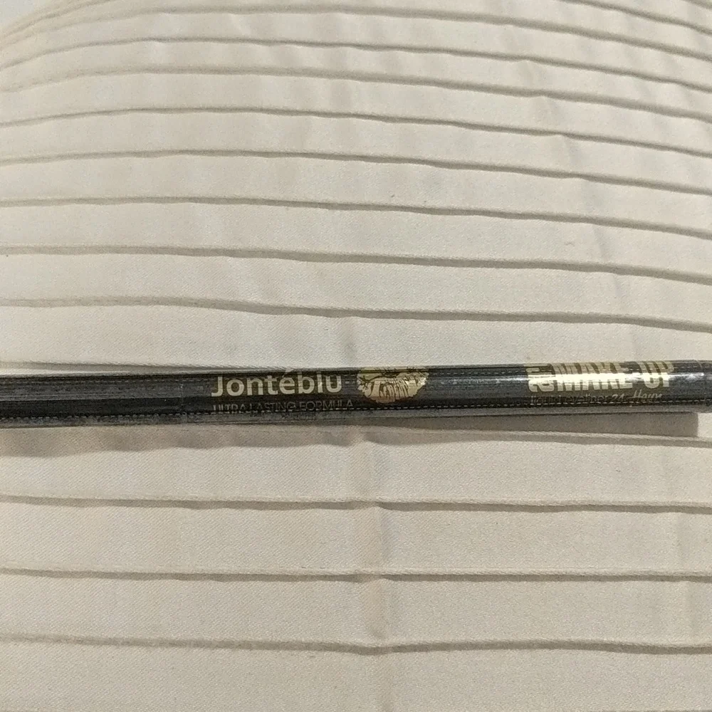 Jonteblu NWT black eyeliner